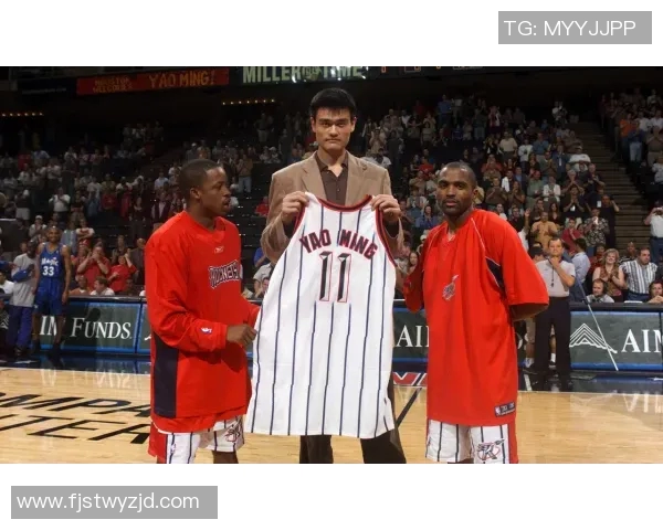 姚明转型教练之路:从篮球巨星到执教新星的成长故事 姚明转型教练之路:从篮球巨星到执教新星的成长故事