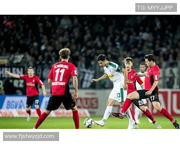 弗赖堡队遭遇德甲联赛惨败,无力抵挡对手猛烈进攻 弗赖堡队遭遇德甲联赛惨败,无力抵挡对手猛烈进攻